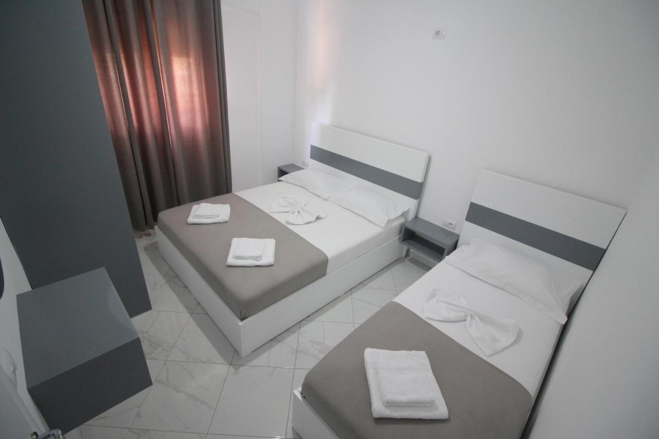 Sky Apartments Sarandë Buitenkant foto