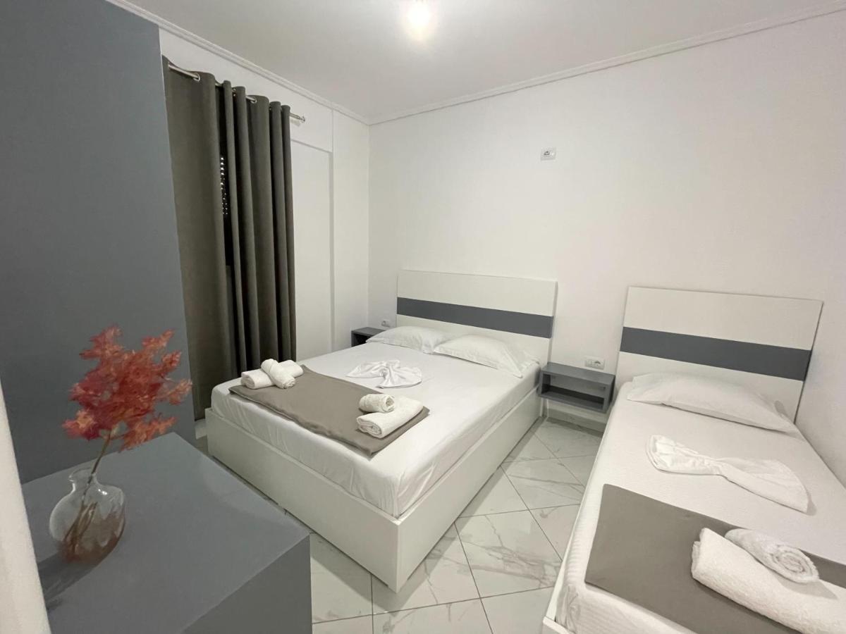 Sky Apartments Sarandë Buitenkant foto